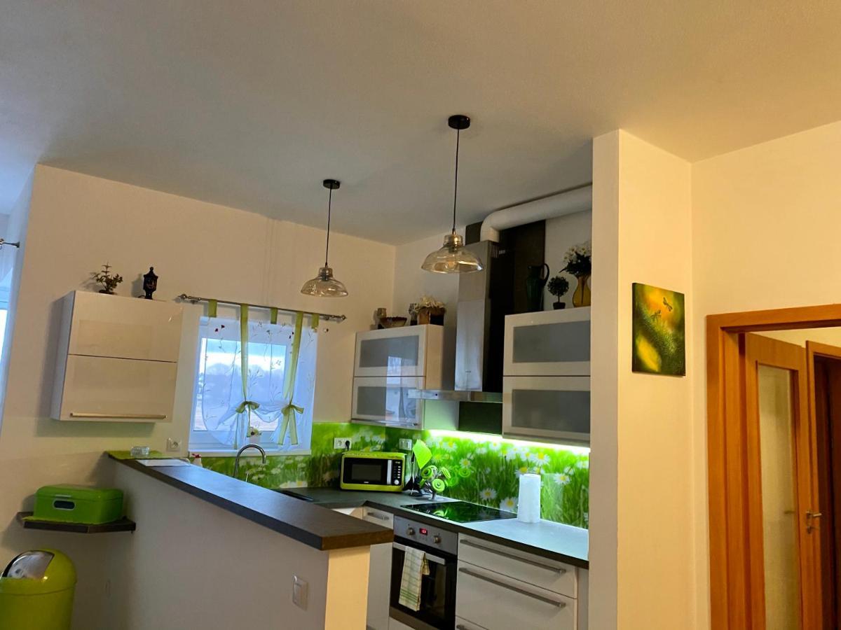Apartment Na Lukach - Kopretina